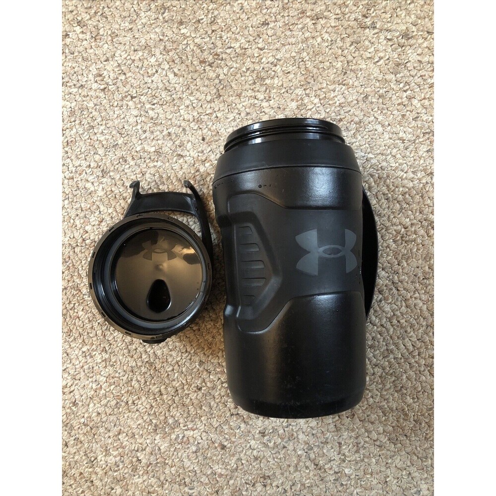 Under Armour Playmaker 64 Oz Jug Insulated Water Bottle Fence Hook Handle Black